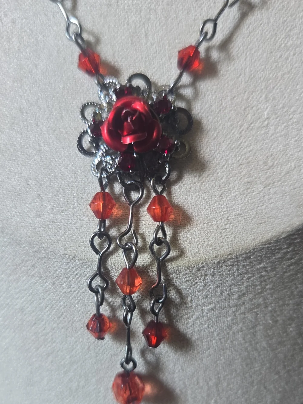 Vintage Victorian Red Crystal Flower Drop Necklace - In Gunmetal 💫